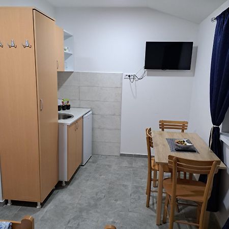 Libero Apartmani Surčin Zewnętrze zdjęcie