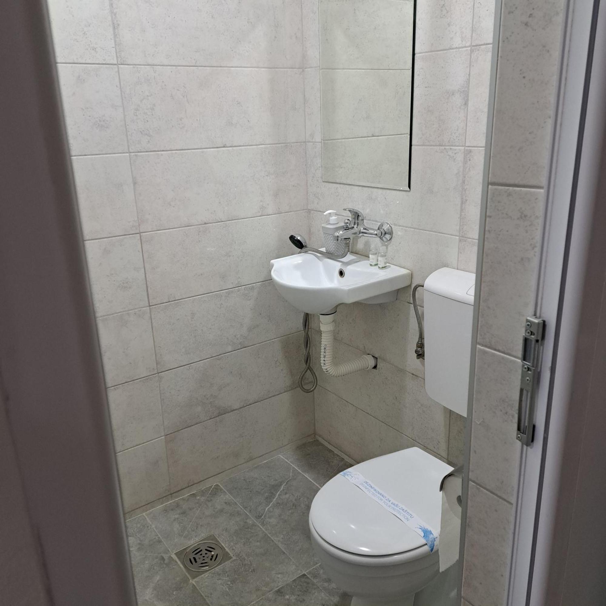 Libero Apartmani Surčin Zewnętrze zdjęcie