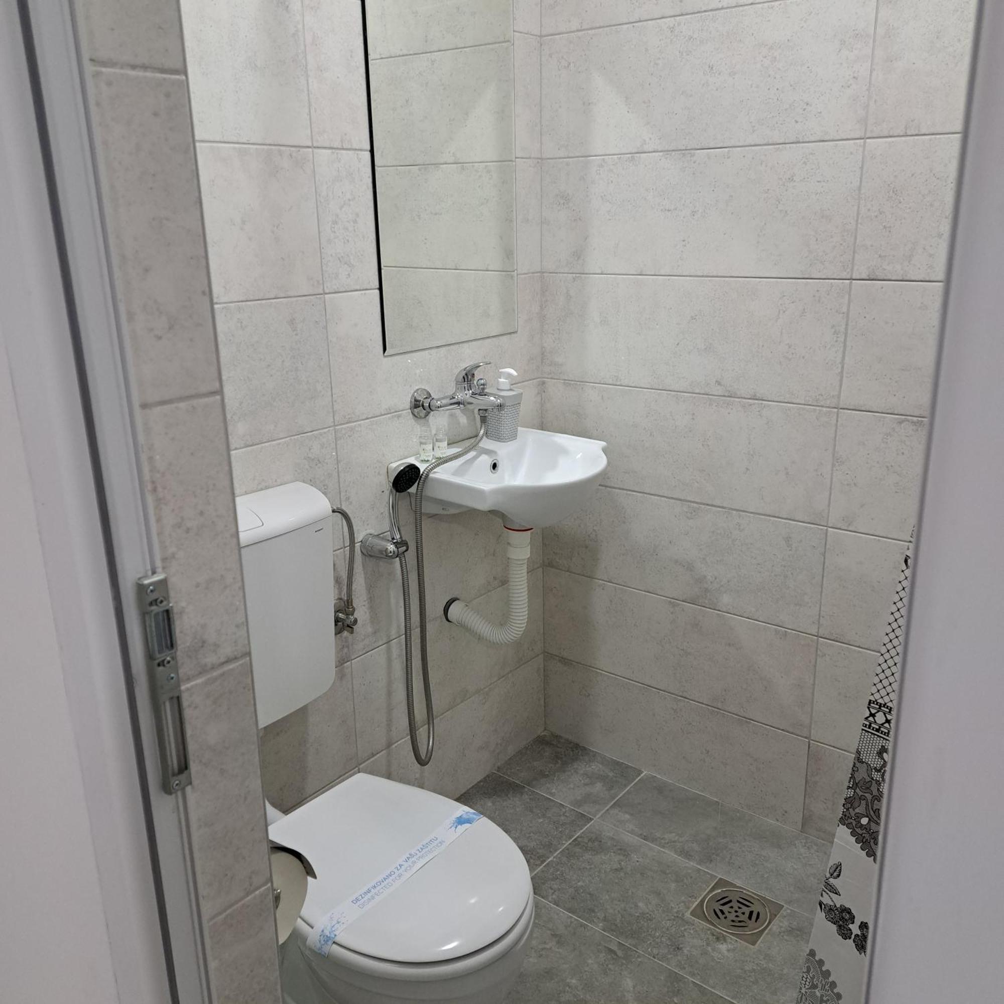 Libero Apartmani Surčin Zewnętrze zdjęcie